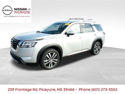 2025 Nissan Pathfinder Platinum FWD