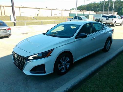 2025 Nissan Altima S FWD
