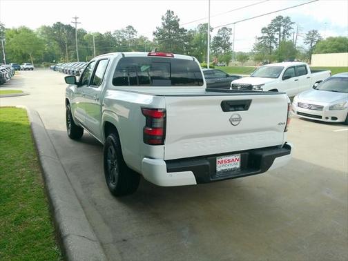 2025 Nissan Frontier SV