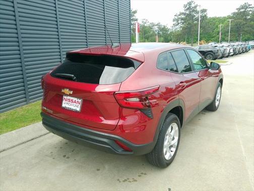 2025 Chevrolet Trax LS