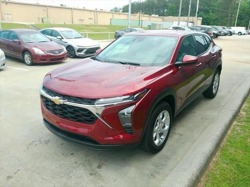 2025 Chevrolet Trax LS