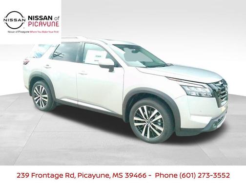 2025 Nissan Pathfinder Platinum FWD