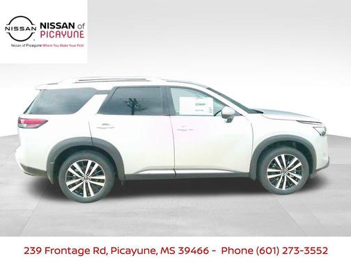 2025 Nissan Pathfinder Platinum FWD