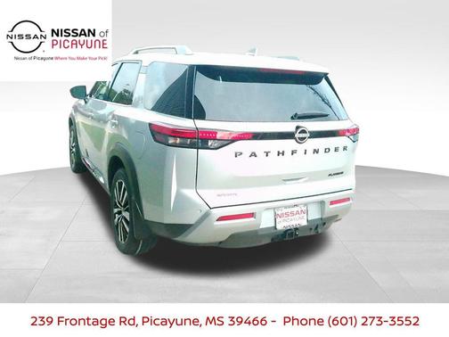2025 Nissan Pathfinder Platinum FWD