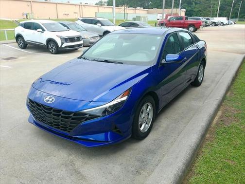 2023 Hyundai ELANTRA SE