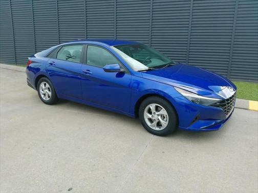 2023 Hyundai ELANTRA SE