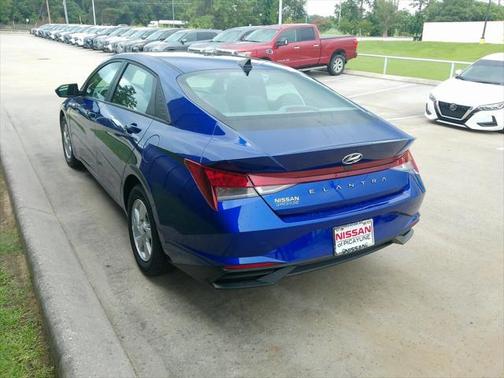 2023 Hyundai ELANTRA SE