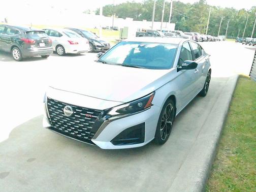 2024 Nissan Altima SR FWD