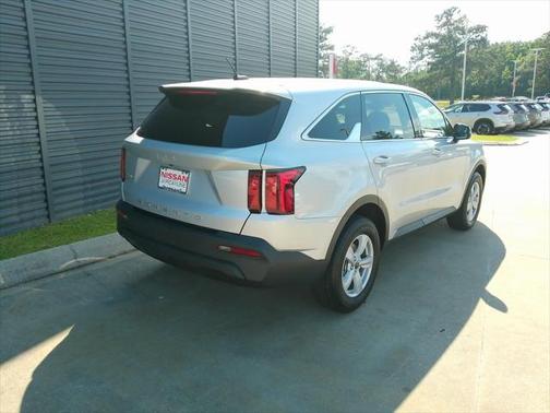 2022 Kia Sorento LX