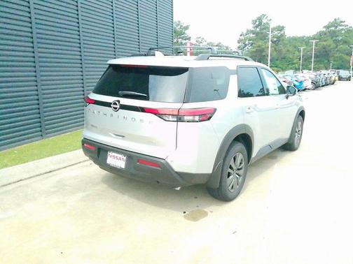 2025 Nissan Pathfinder SV 4WD