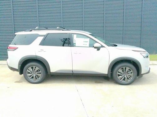 2025 Nissan Pathfinder SV 4WD