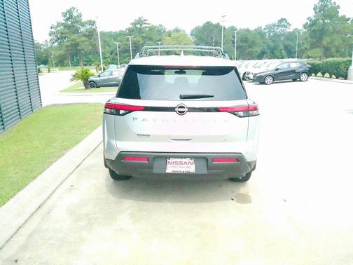 2025 Nissan Pathfinder SV 4WD