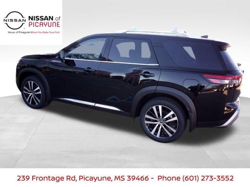 2025 Nissan Pathfinder Platinum FWD