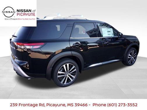 2025 Nissan Pathfinder Platinum FWD