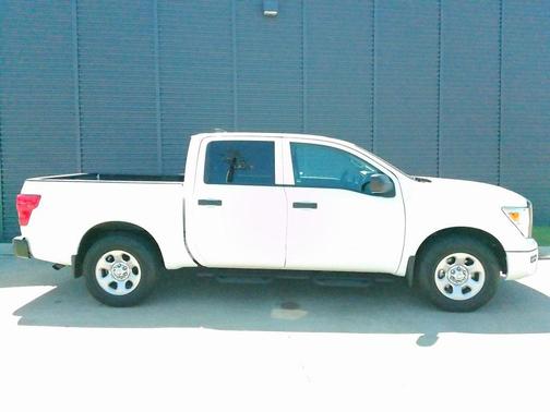 2022 Nissan Titan S