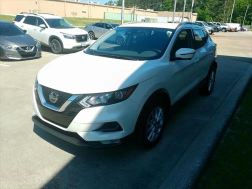 2022 Nissan Rogue Sport SV