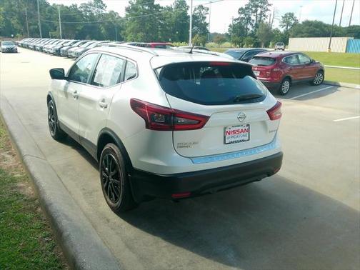 2022 Nissan Rogue Sport SV