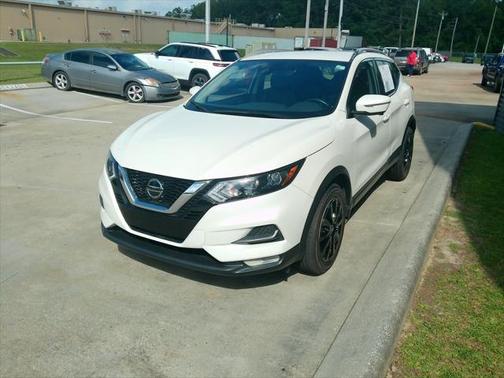 2022 Nissan Rogue Sport SV