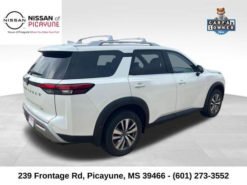 2023 Nissan Pathfinder SL FWD