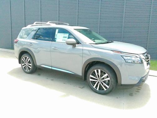 2025 Nissan Pathfinder Platinum FWD