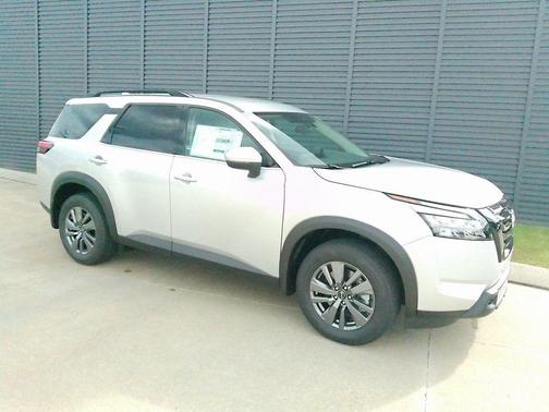 2025 Nissan Pathfinder SV FWD