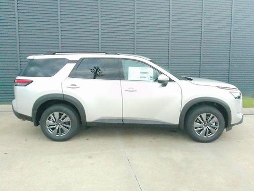 2025 Nissan Pathfinder SV FWD