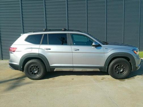 2021 Volkswagen Atlas 3.6L SE w/Technology