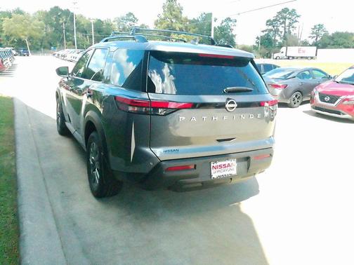 2025 Nissan Pathfinder SV FWD