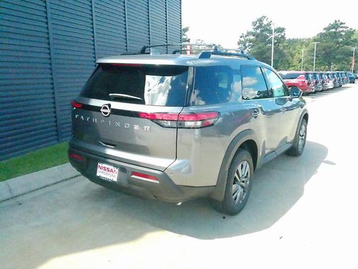 2025 Nissan Pathfinder SV FWD