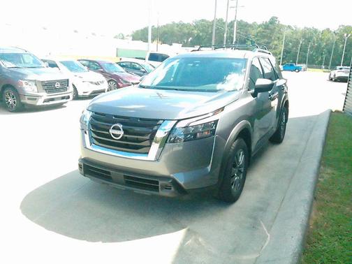 2025 Nissan Pathfinder SV FWD