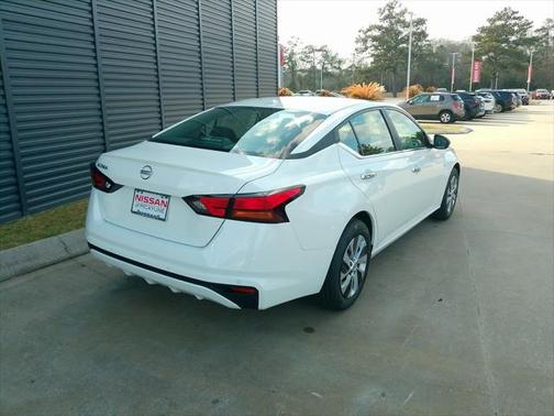 2025 Nissan Altima S FWD