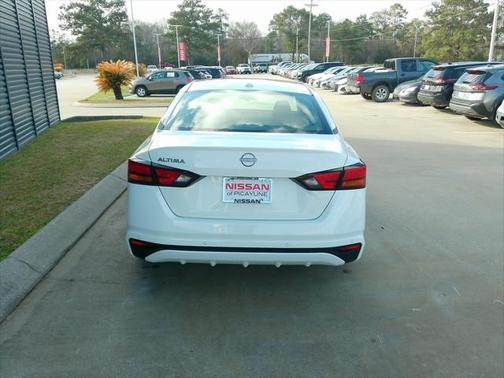 2025 Nissan Altima S FWD
