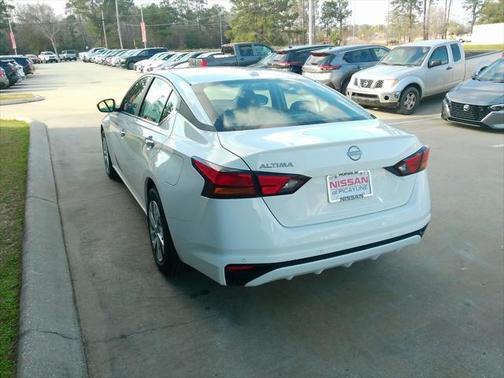 2025 Nissan Altima S FWD