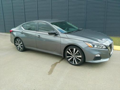 2022 Nissan Altima SR FWD