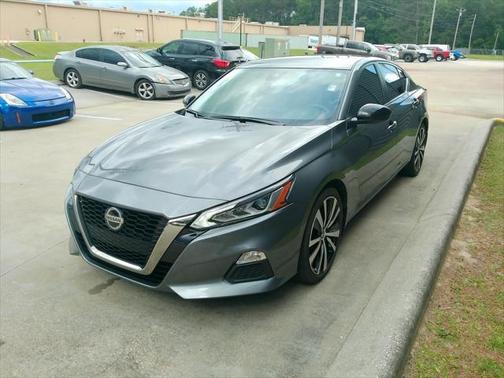 2022 Nissan Altima SR FWD