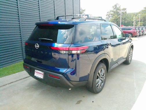 2025 Nissan Pathfinder SV FWD