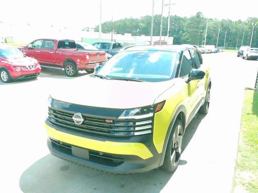 2025 Nissan Kicks SR