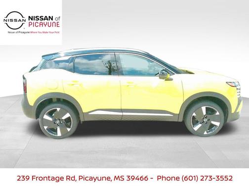 2025 Nissan Kicks SR