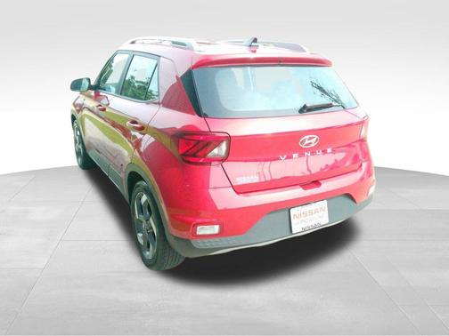 2022 Hyundai VENUE SEL