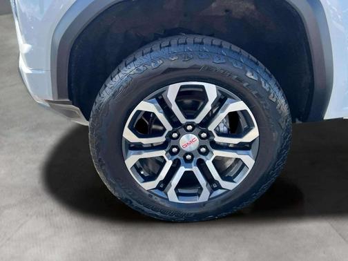 2023 GMC Canyon AT4