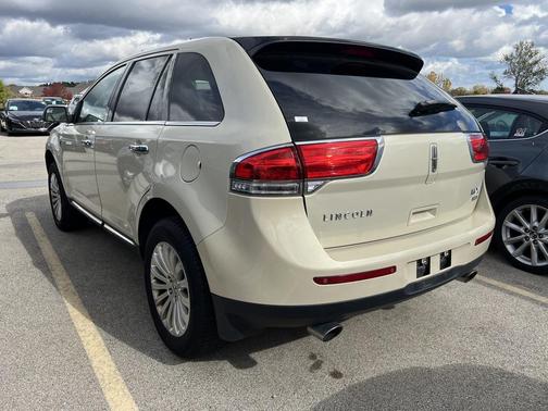 2014 Lincoln MKX Base