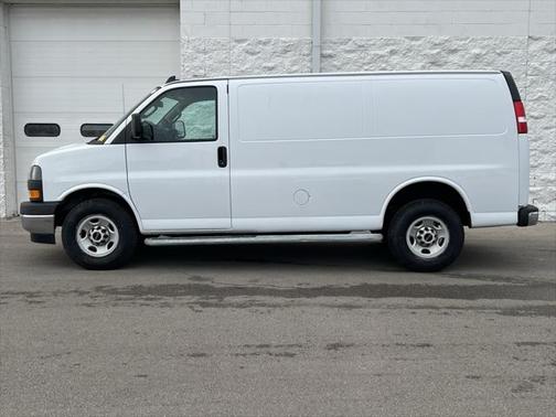2022 GMC Savana 2500 Work Van