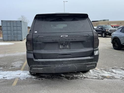 2023 Chevrolet Suburban RST