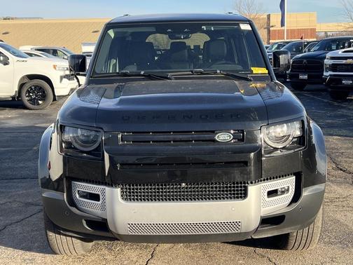 2022 Land Rover Defender 110 SE