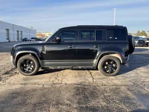 2022 Land Rover Defender 110 SE