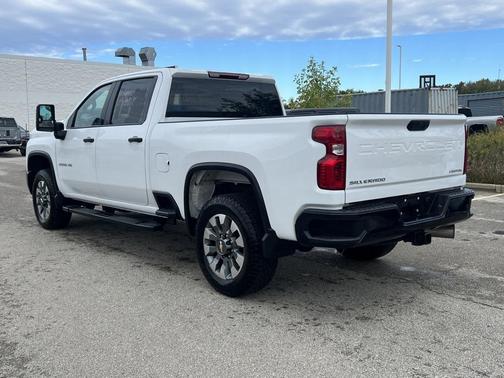 2024 Chevrolet Silverado 2500 Custom