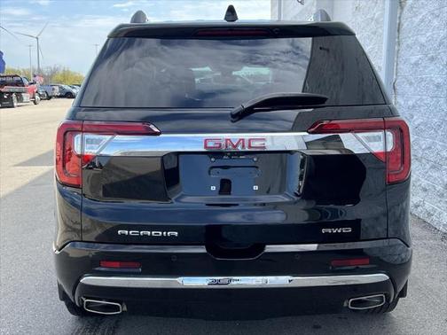 2022 GMC Acadia Denali