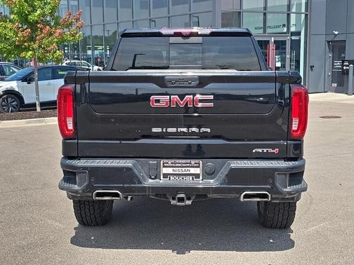 2022 GMC Sierra 1500 AT4