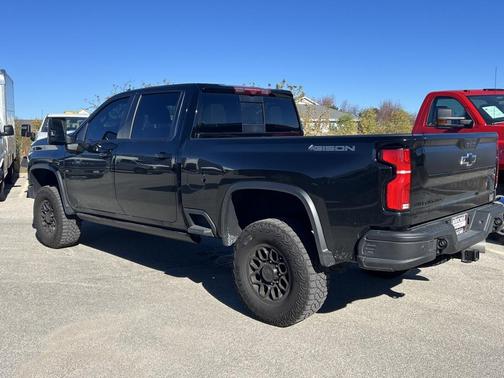 2024 Chevrolet Silverado 2500 4WD Crew Cab Standard Bed ZR2