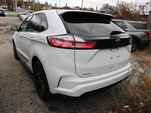 2023 Ford Edge SE